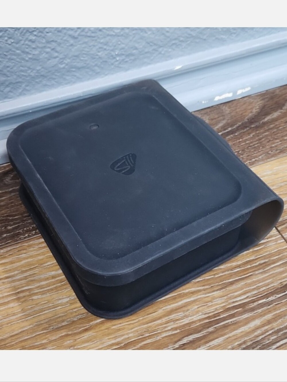 NWOT RETIRED Silipint 25 oz Smoke Black Lidded Go Go Box Silicone